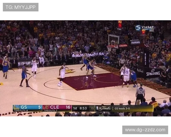 为什么“两次运球”被判定为违例？详细解析规则及判罚